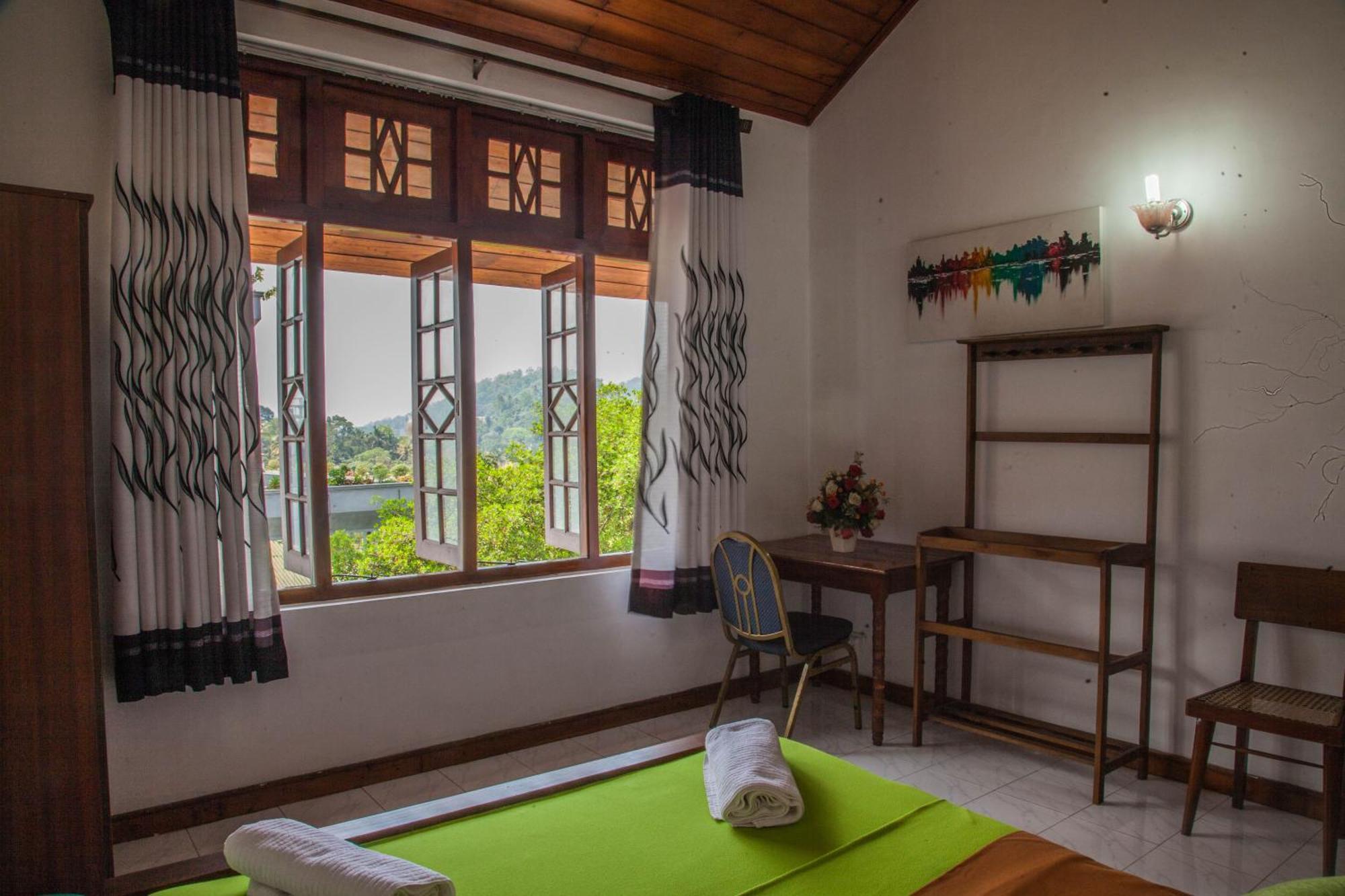 Antique Tourist Lodge Канди Экстерьер фото