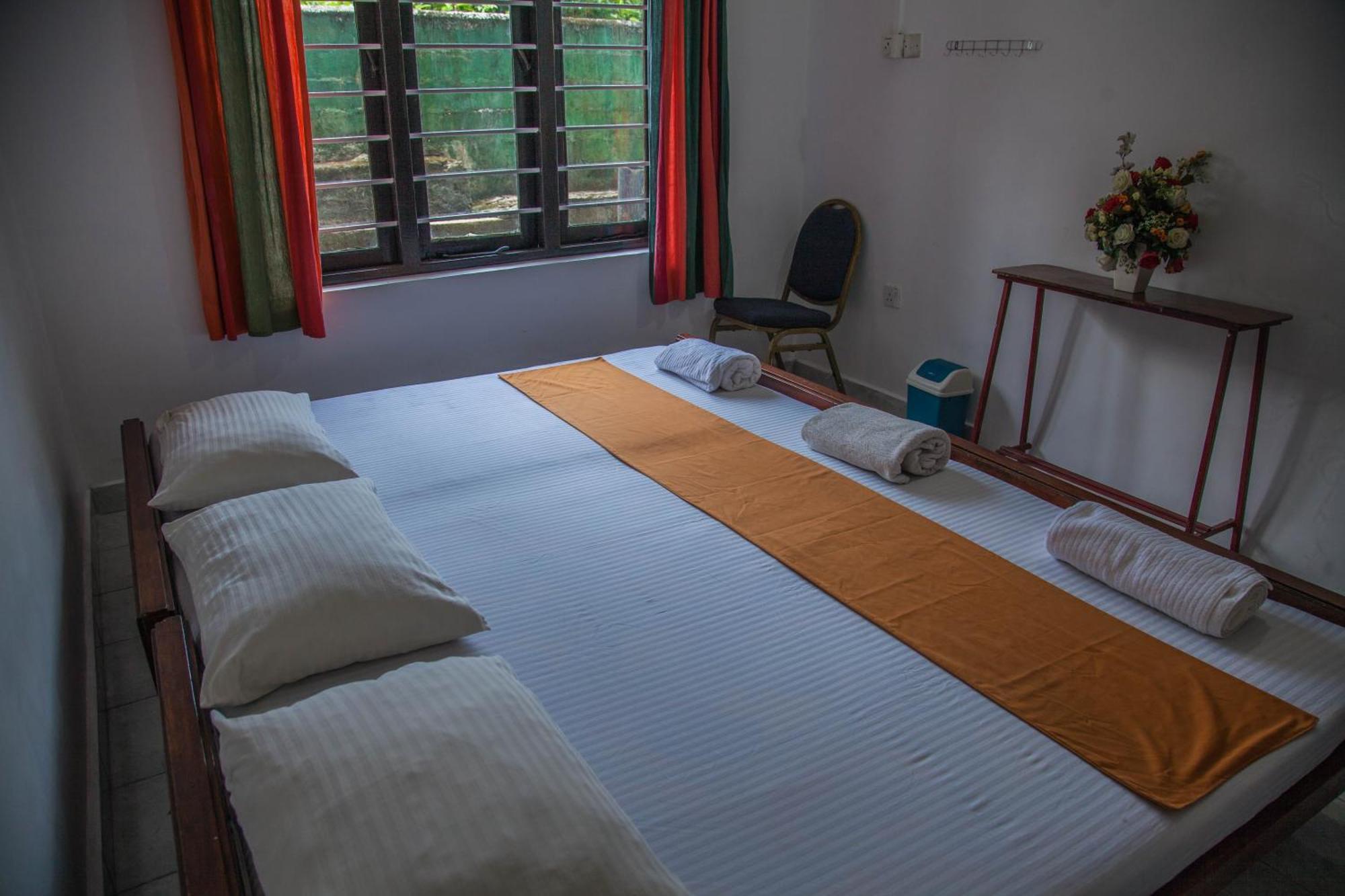 Antique Tourist Lodge Канди Экстерьер фото